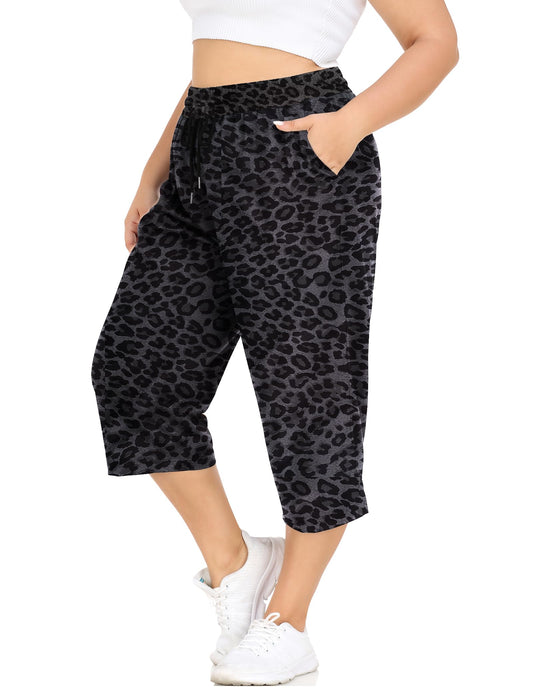 Relaxed-Fit Capri Pant with Pockets